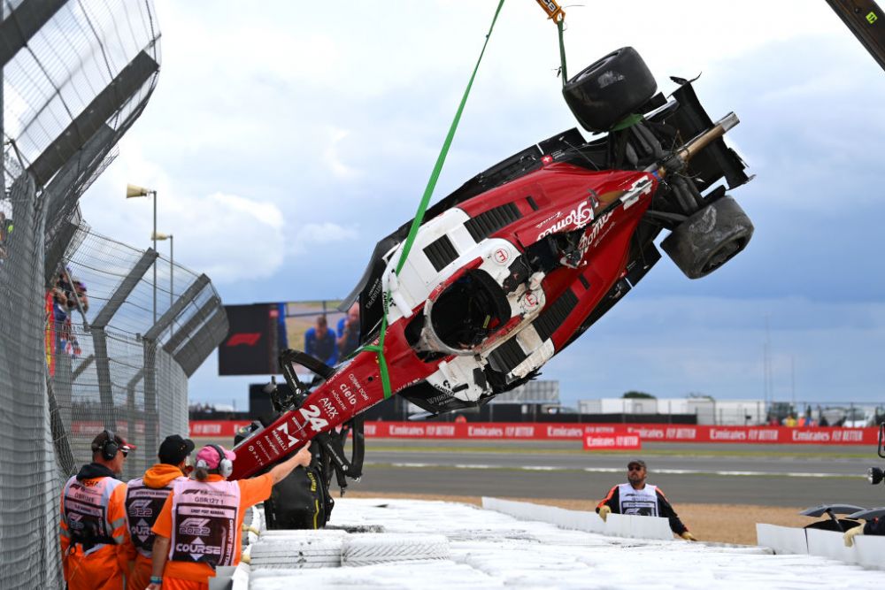 Primul mesaj al pilotului chinez accidentat în teribilul impact de la Marele Premiu de la Silverstone. Cum se simte Zhou Guanyu_11