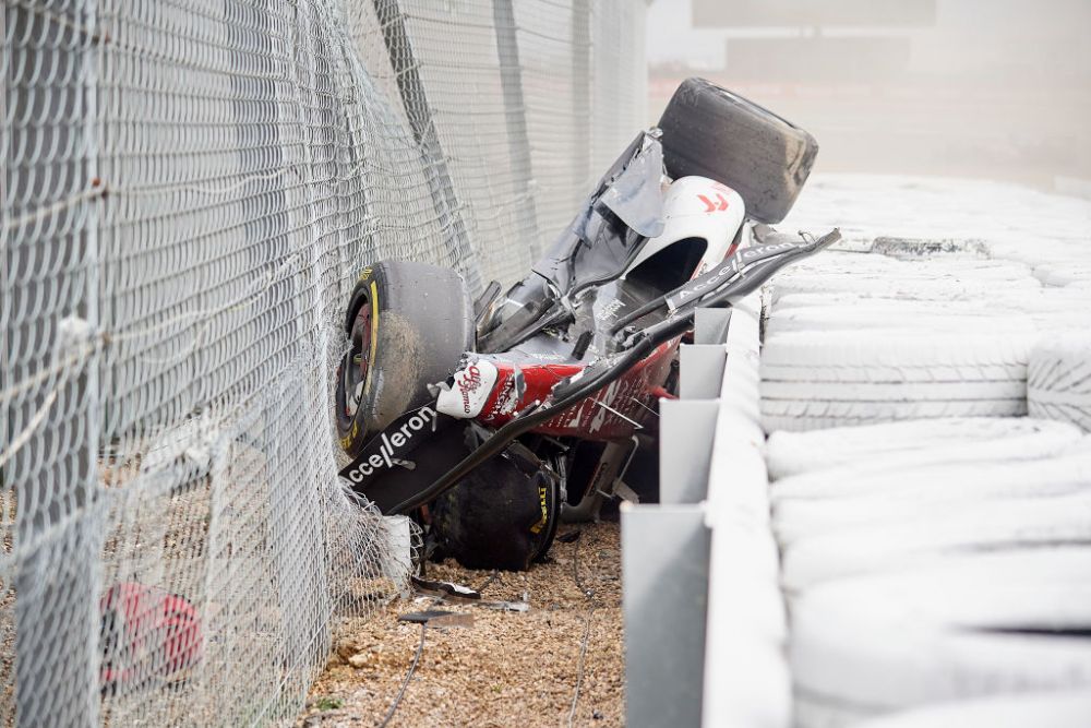 Primul mesaj al pilotului chinez accidentat în teribilul impact de la Marele Premiu de la Silverstone. Cum se simte Zhou Guanyu_8