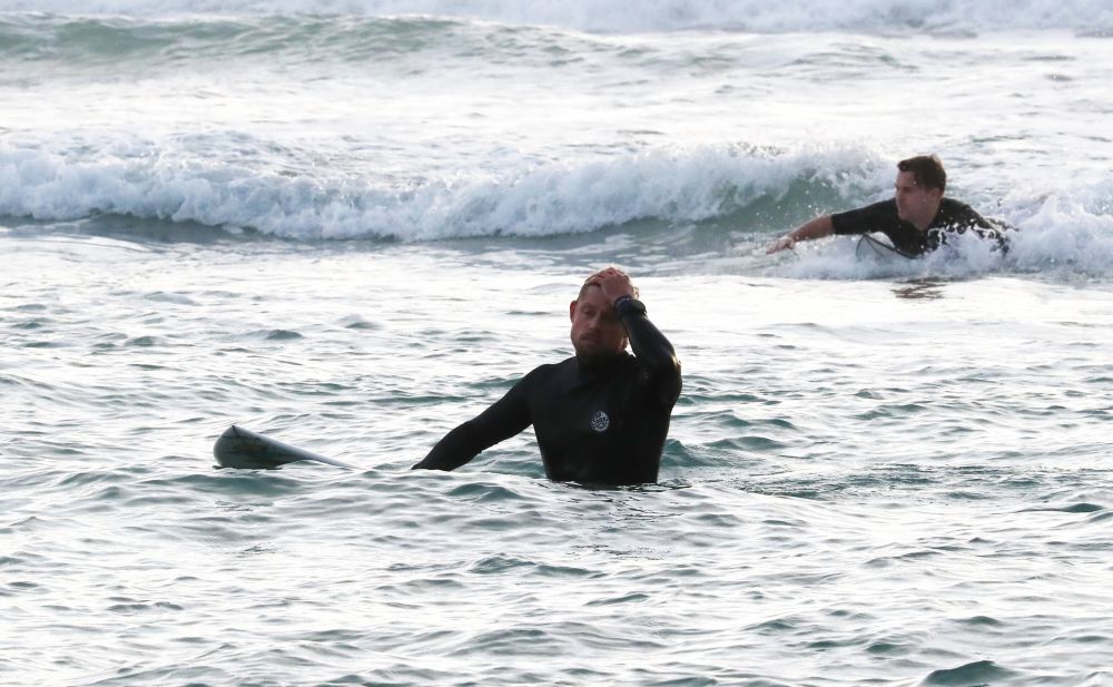 Surferul care a scăpat ca prin minune de furia unui rechin. Metoda care l-a ajutat pe Mick Fanning să supraviețuiască_1