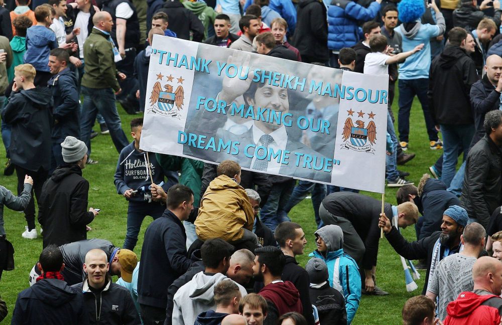 Asta înseamnă să fii șeic! Patronul lui Manchester City a dat jumătate de miliard de lire pe un iaht cât tot stadionul Etihad_11
