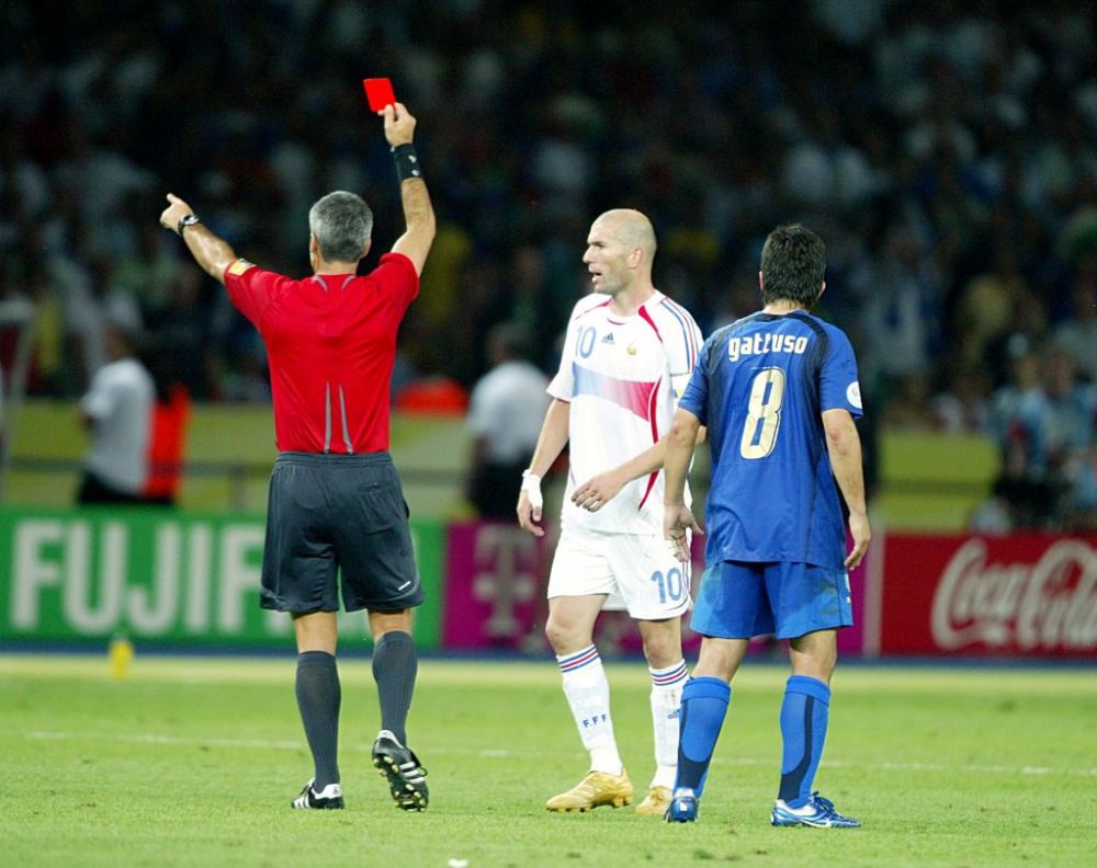 16 de ani de la momentul în care Zidane l-a lovit cu capul pe Materazzi și s-a retras din fotbal!_7