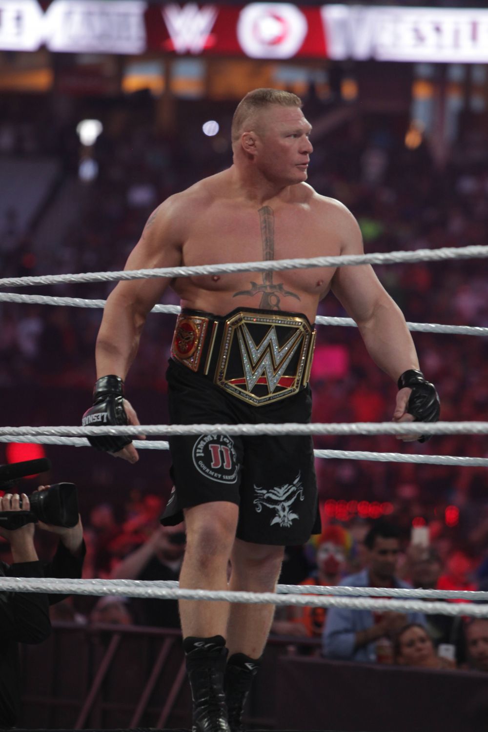 WWE | Fostul campion care înainte de wrestling mulgea vacile. Povestea impresionantă a lui Brock Lesnar_14