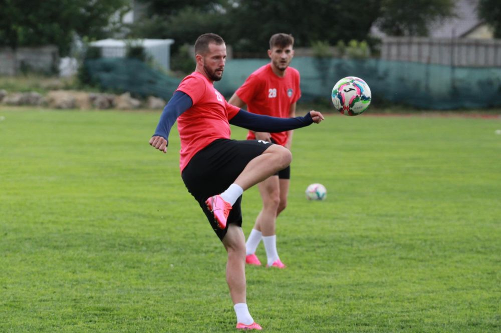 ”Transferul verii”! Fotbalistul de la FCSB comparat de Becali cu Dan Petrescu este și jucător, și preparator fizic la noua sa echipă_8