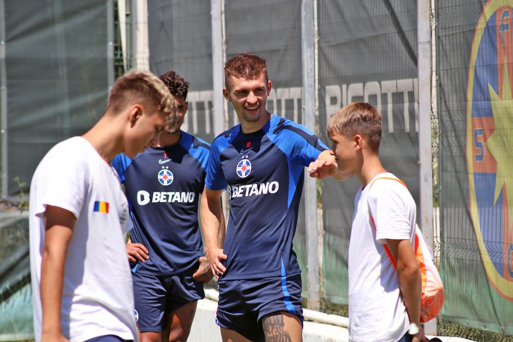 Fratele lui Tavi Popescu, la antrenamentul FCSB. Puștiul e considerat mai talentat decât vedeta "roș-albaștrilor"_2