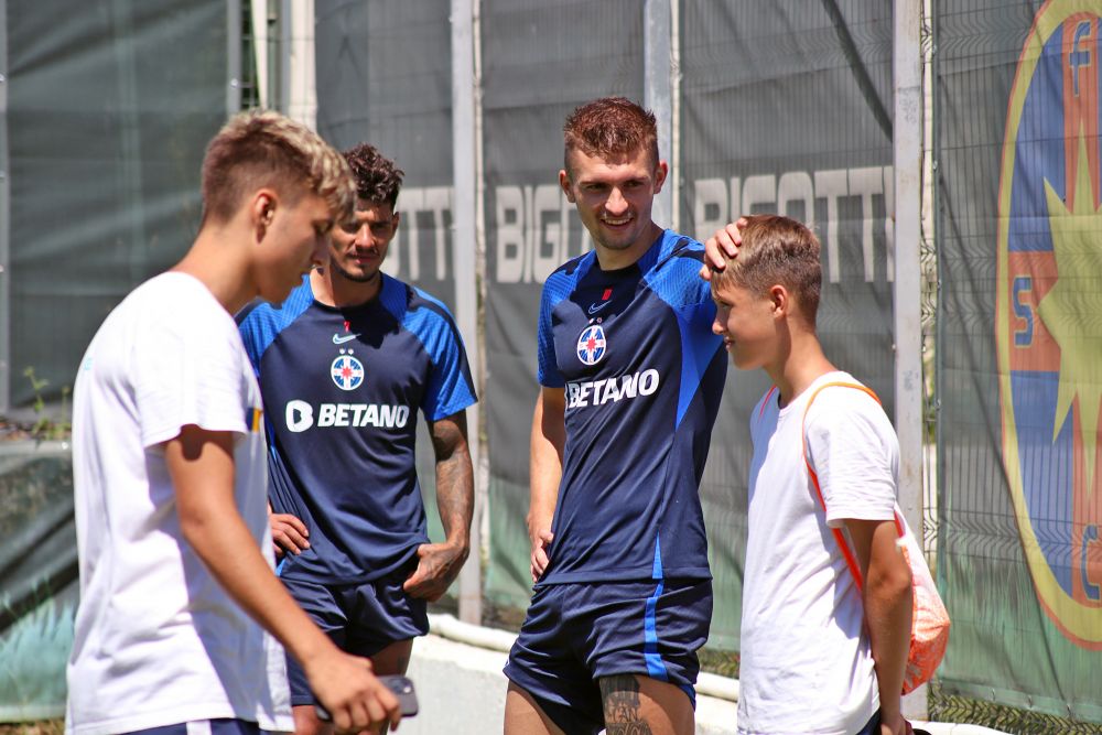 Fratele lui Tavi Popescu, la antrenamentul FCSB. Puștiul e considerat mai talentat decât vedeta "roș-albaștrilor"_3