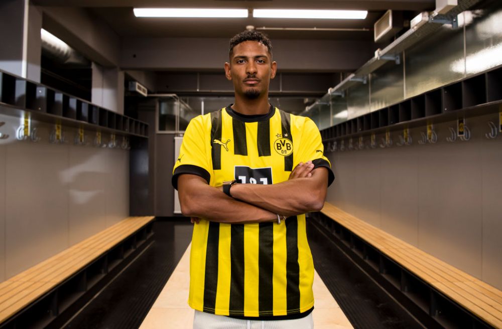 Starul transferat de Dortmund în această vară a fost diagnosticat cu cancer testicular, după ce a acuzat stări de rău la antrenamente_12