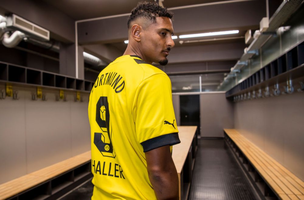 Starul transferat de Dortmund în această vară a fost diagnosticat cu cancer testicular, după ce a acuzat stări de rău la antrenamente_14