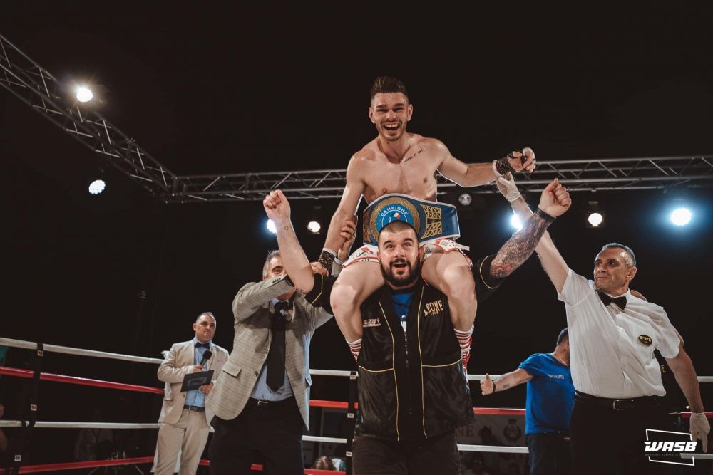 ”Marble Man” Cătălin Ionescu, campion al Italiei la categoria super pană! L-a făcut KO pe adversar_2