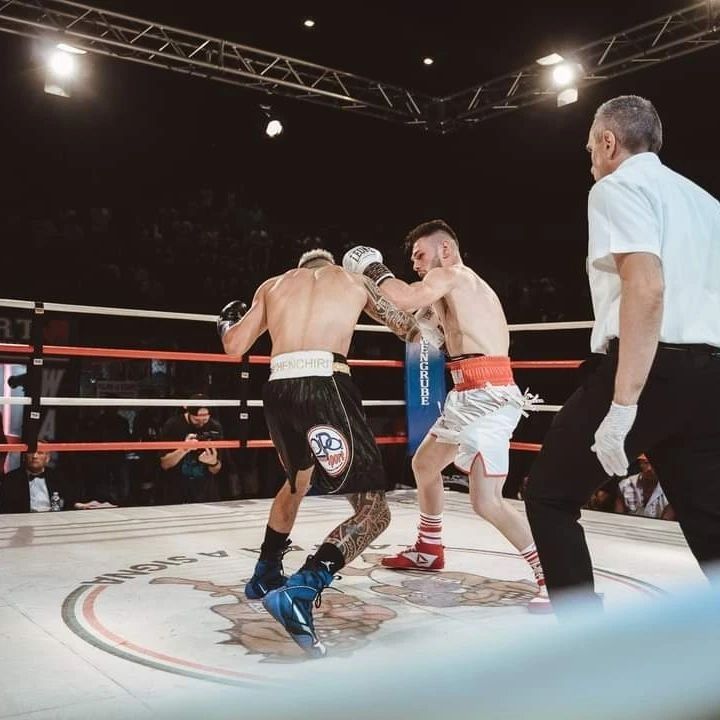 ”Marble Man” Cătălin Ionescu, campion al Italiei la categoria super pană! L-a făcut KO pe adversar_15
