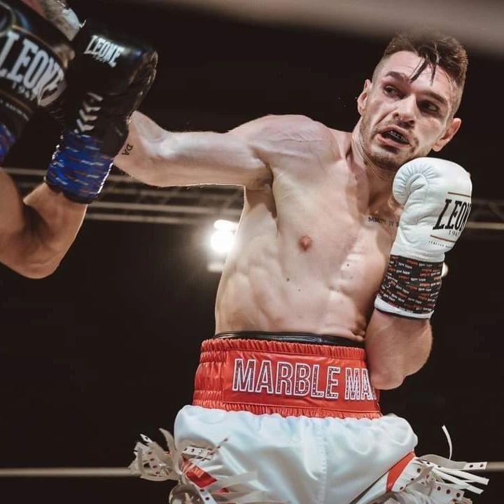 ”Marble Man” Cătălin Ionescu, campion al Italiei la categoria super pană! L-a făcut KO pe adversar_19
