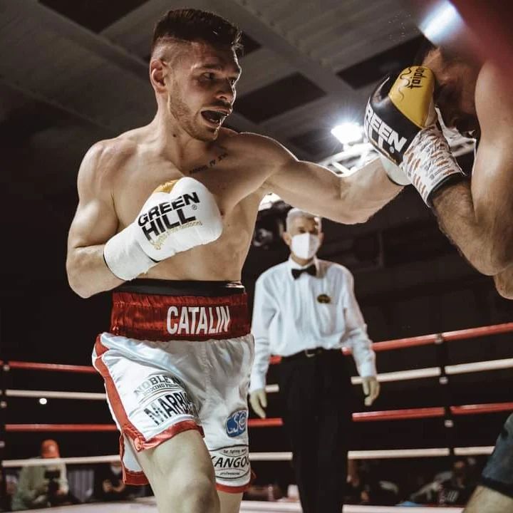 Fotbalistul român de la Fiorentina devenit boxer profesionist și campion național în Italia: ”Ăsta e numai începutul!”_16