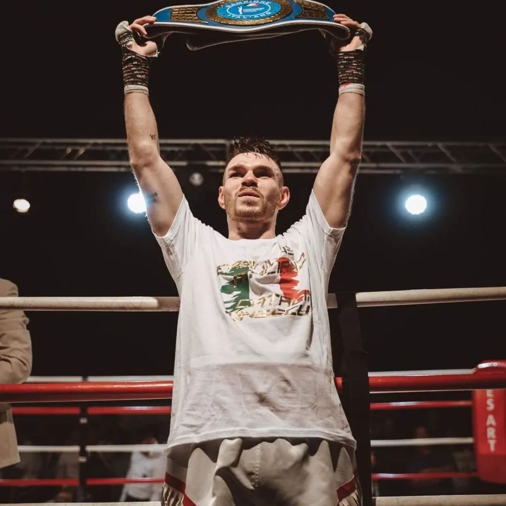 Fotbalistul român de la Fiorentina devenit boxer profesionist și campion național în Italia: ”Ăsta e numai începutul!”_5
