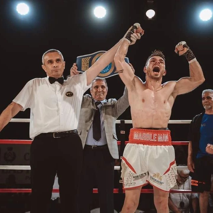 Fotbalistul român de la Fiorentina devenit boxer profesionist și campion național în Italia: ”Ăsta e numai începutul!”_7