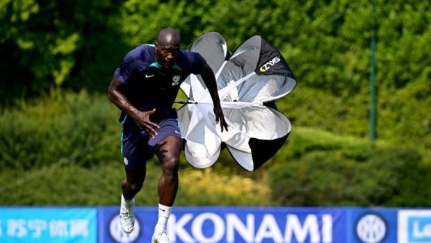 Romelu Lukaku a dat cântarul peste cap! Oficialii lui Inter l-au pus să slăbească pe atacantul belgian, după ce s-a întors cu multe kg în plus&nbsp;