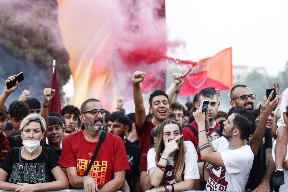 Imagini de colecție la Roma! Paulo Dybala, prezentat în fața a 10.000 de fani_8