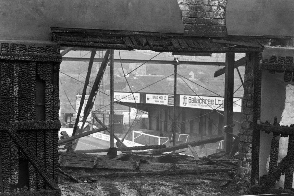 Povestea uitată a incendiului de pe stadionul din Bradford care a luat 56 de vieți și reeditarea finalei din 1966 pentru strângerea de fonduri!_11