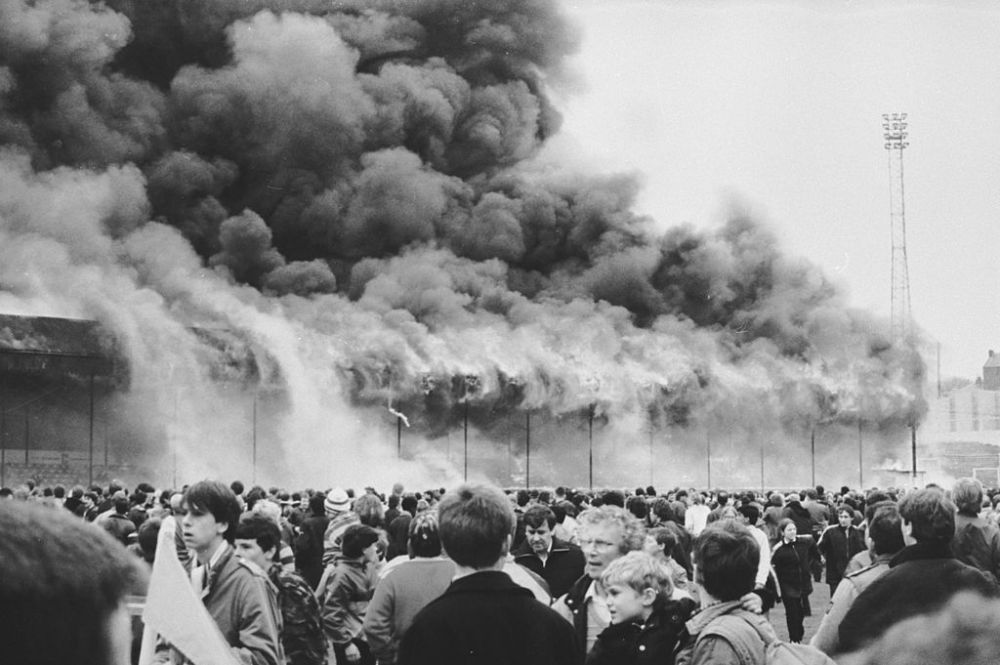 Povestea uitată a incendiului de pe stadionul din Bradford care a luat 56 de vieți și reeditarea finalei din 1966 pentru strângerea de fonduri!_4