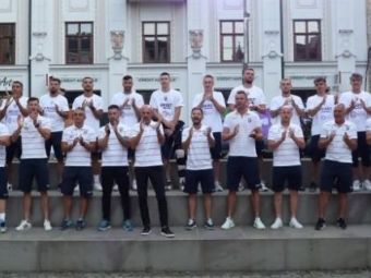 
	Poli nu moare! Echipa din Timișoara și-a prezentat cu mare fast antrenorul trecut pe la FCSB și lotul pentru viitorul sezon&nbsp;

