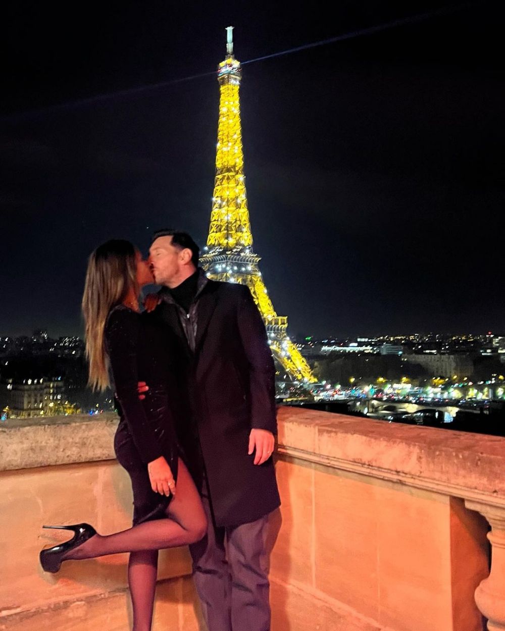 Lionel Messi și Antonela Roccuzzo, seară romantică într-un hotel celebru din Paris. O cameră costă peste 8000 de euro pe noapte_16