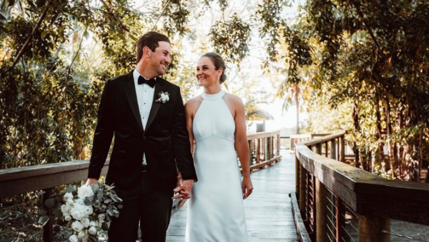 
	Retrasă la 25 de ani din tenis, Ashleigh Barty s-a căsătorit! Prima imagine cu fostul lider mondial în rochie de mireasă
