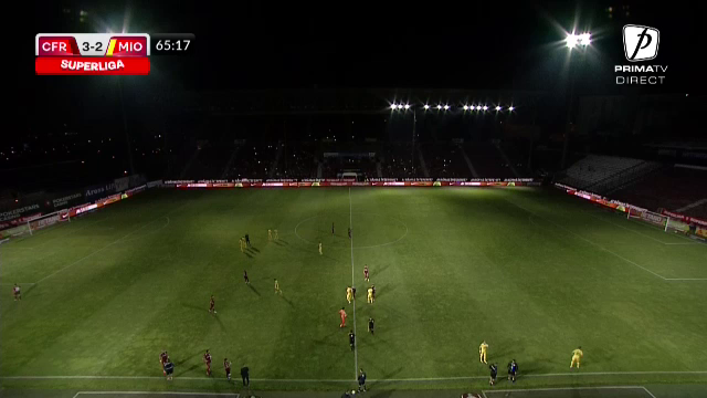S-a lăsat întunericul în Gruia! Nocturna de 1.8 milioane de euro de la Cluj a cedat în timpul meciului cu CS Mioveni_13