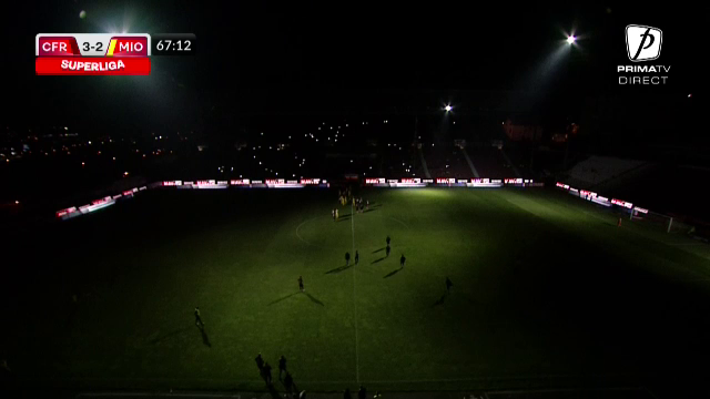 S-a lăsat întunericul în Gruia! Nocturna de 1.8 milioane de euro de la Cluj a cedat în timpul meciului cu CS Mioveni_18
