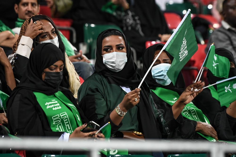 Arabia Saudită vrea să organizeze turneul final de fotbal feminin, deși femeile aveau interdicție pe stadioanele din țară!_3