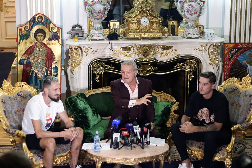 "Ursuleții" lui Becali! Cum au venit îmbrăcați Miculescu și Rusu la semnarea contractelor_17