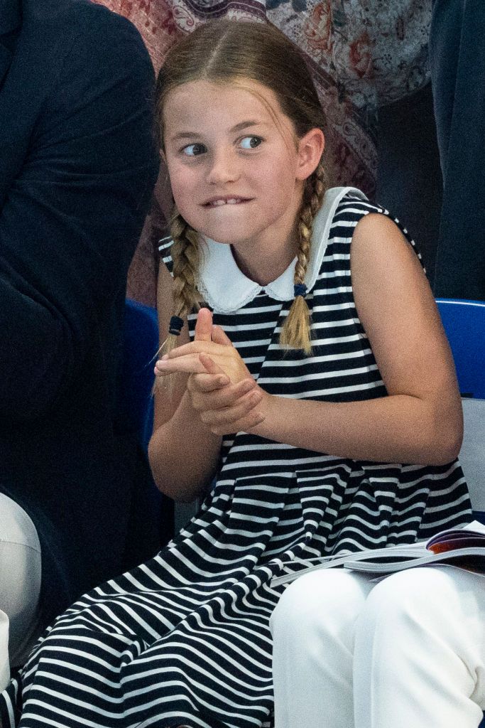 Prințesa Charlotte, în centrul atenției la Jocurile Commonwealth. Imagini inedite cu fata Ducilor de Cambridge, la competiția de natație _3