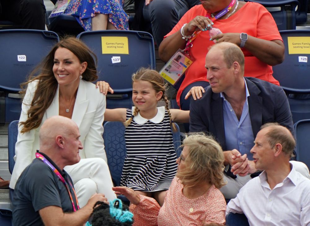 Prințesa Charlotte, în centrul atenției la Jocurile Commonwealth. Imagini inedite cu fata Ducilor de Cambridge, la competiția de natație _4