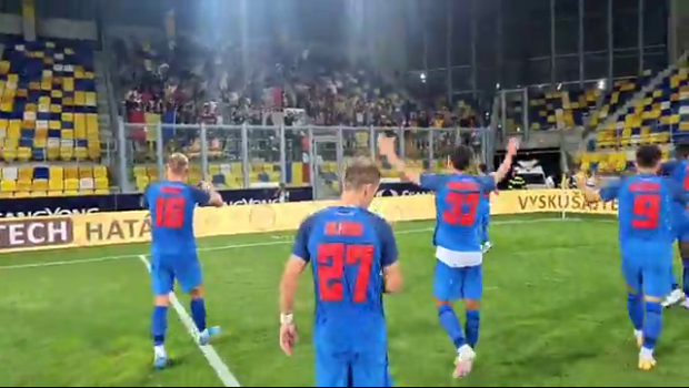 
	Dunajska Streda - FCSB | Imaginile bucuriei &quot;roș-albaștrilor&quot; alături de cei 400 de suporteri, după succesul din Slovacia&nbsp;
