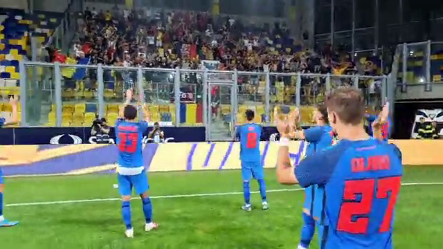 Dunajska Streda - FCSB | Imaginile bucuriei "roș-albaștrilor" alături de cei 400 de suporteri, după succesul din Slovacia _9