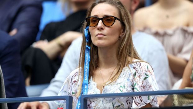 
	Novak Djokovic, ironizat de o revistă de tenis: reacția furibundă a soției, Jelena, pe tema interdicției în SUA

