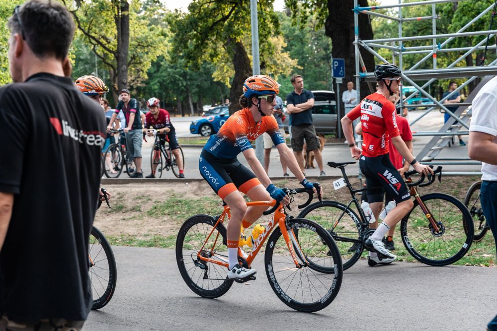 Sok sikert! Team Novak, echipa ministrului sportului, prezentă la Turul Ținutului Secuiesc la ciclism_3
