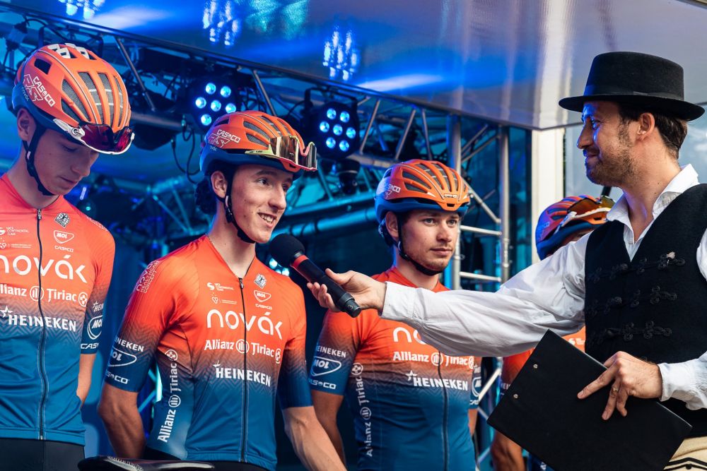 Sok sikert! Team Novak, echipa ministrului sportului, prezentă la Turul Ținutului Secuiesc la ciclism_4