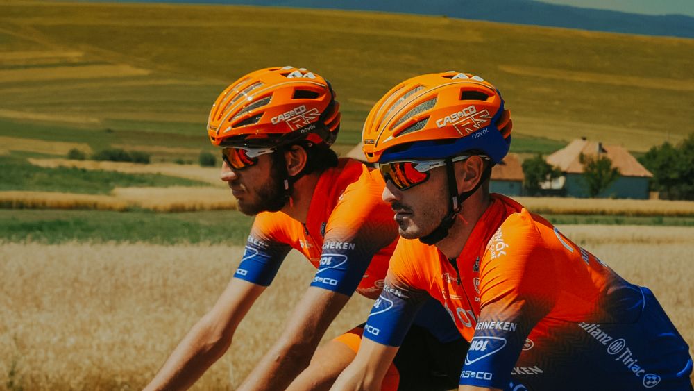 Sok sikert! Team Novak, echipa ministrului sportului, prezentă la Turul Ținutului Secuiesc la ciclism_10