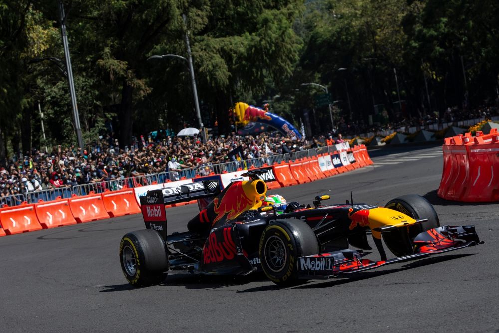 Din spatele ecranelor, în fața ta: Red Bull Racing încinge atmosfera în București pe 10 septembrie _15