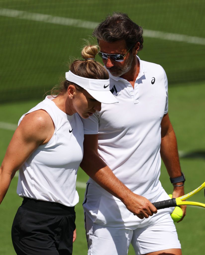 Cea mai strânsă relație antrenor-jucătoare în circuitul WTA! Simona Halep a sărit în brațele lui Mouratoglou imediat după finală_24