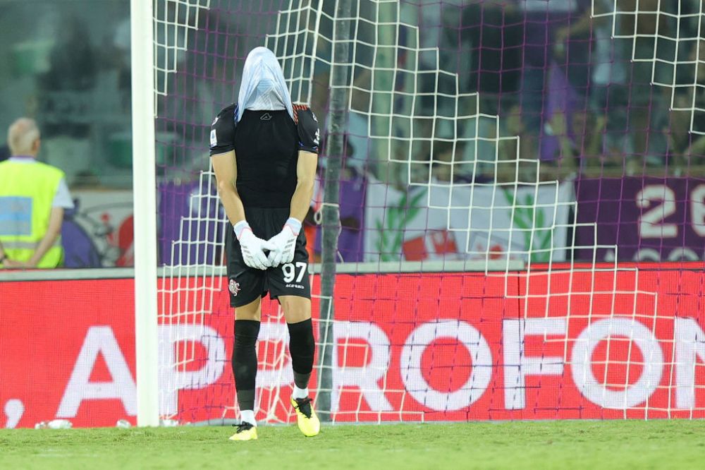 „Nu poți distruge un copil!” Ionuț Radu, apărat de atrenor după gafa incredibilă din meciul cu Fiorentina_6