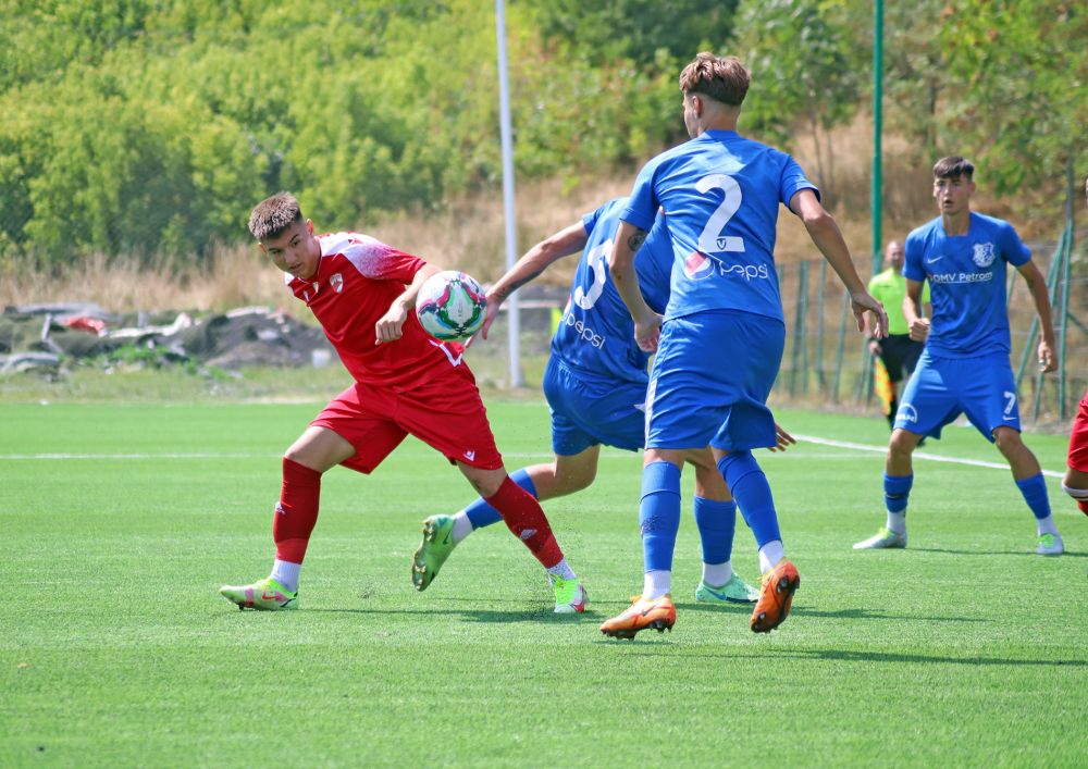Farul a învins Dinamo, în prima etapă a Ligii de Tineret. La meci au asistat Burleanu și mai mulți oficiali FRF_33