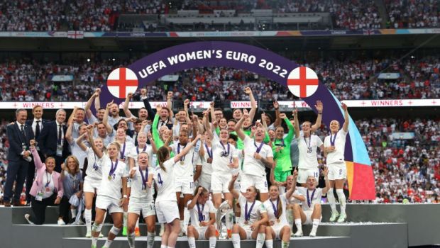 
	SPECIAL | C&#39;mon, England: fotbalul s-a întors acasă! Fotbalul feminin englez și &bdquo;războiul&rdquo; de 101 ani pentru o performanță uriașă! Istoria Angliei și recordurile doborâte la Euro 2022&nbsp;
