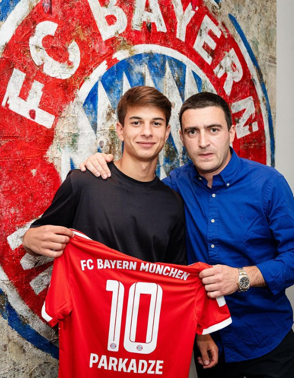 Nemții tot nemți! Bayern Munchen a oficializat deja primul transfer pentru sezonul 2023-2024, un ”wonderkid” de 17 ani_9
