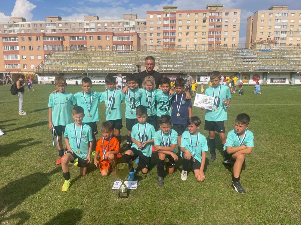 Steaua Magică! Cine este echipa care s-a distrat cu FCSB, Academia Hagi și Universitatea Craiova la Brașov Junior's Cup_2
