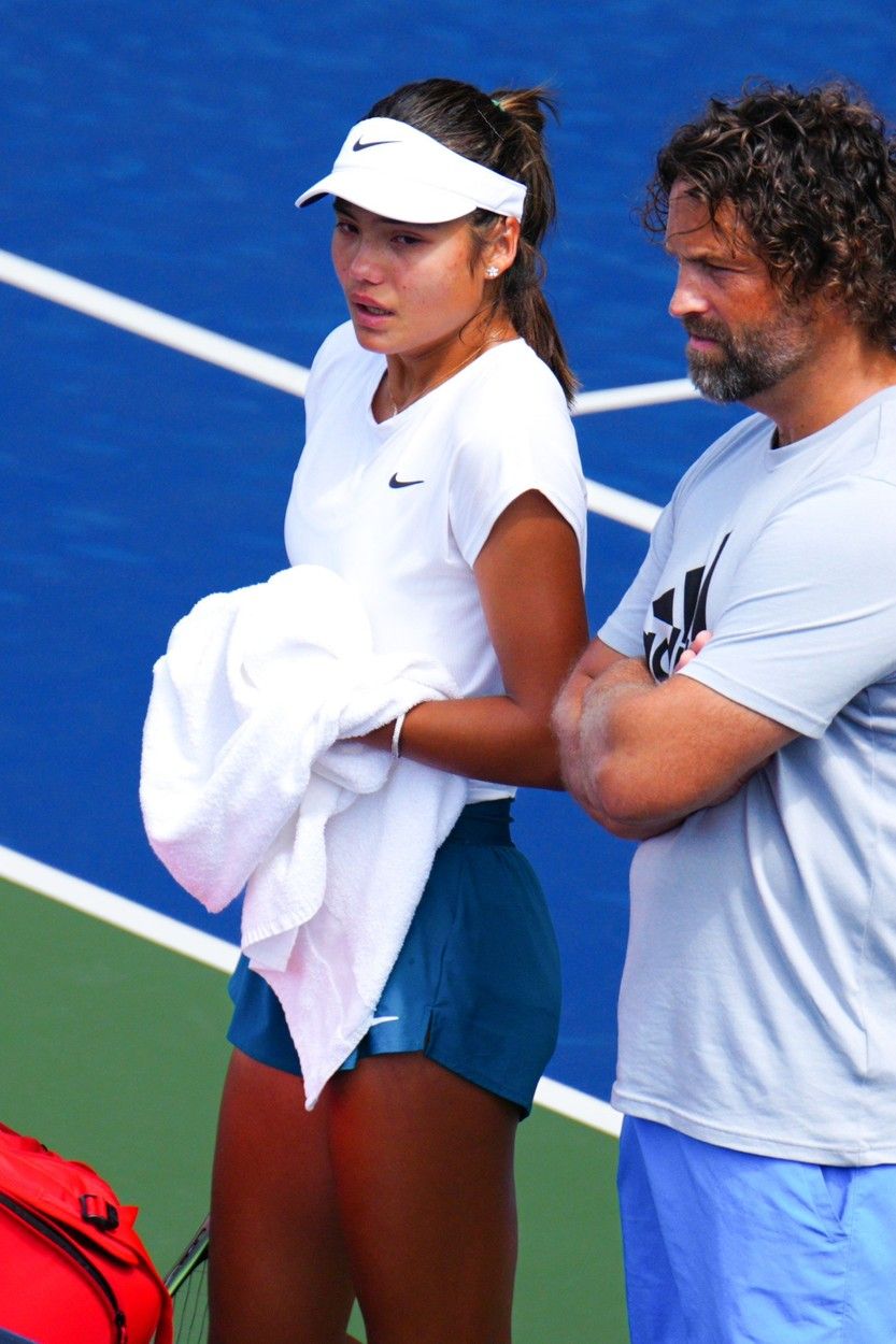 Emma Răducanu, în lacrimi înaintea debutului de la US Open. A ieșit plângând de pe teren în timpul unui antrenament _1