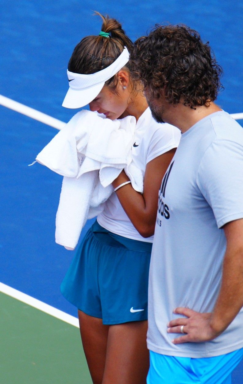 Emma Răducanu, în lacrimi înaintea debutului de la US Open. A ieșit plângând de pe teren în timpul unui antrenament _4