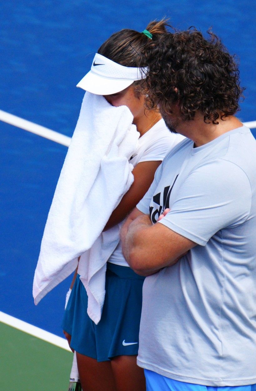 Emma Răducanu, în lacrimi înaintea debutului de la US Open. A ieșit plângând de pe teren în timpul unui antrenament _6