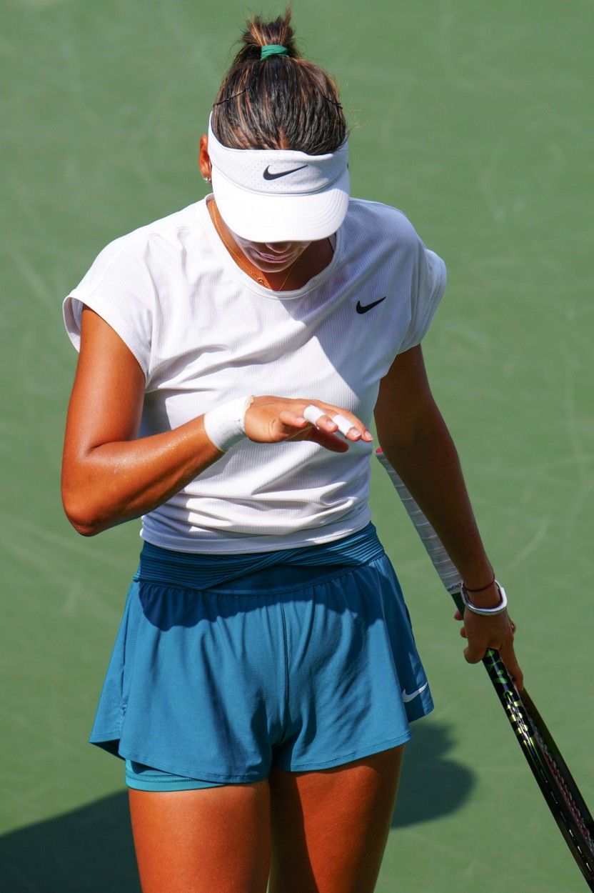 Emma Răducanu, în lacrimi înaintea debutului de la US Open. A ieșit plângând de pe teren în timpul unui antrenament _8