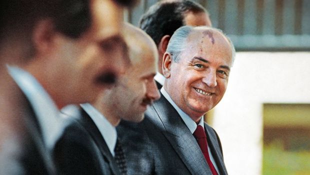 
	A murit Mihail Gorbaciov, ultimul conducător al URSS. Perestroika, glasnost, fotbal, Metallica și Pantera
