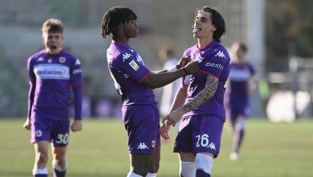 
	După Louis Munteanu, Fiorentina a mai scăpat de un român! Fotbalistul juca de 10 ani la clubul viola
