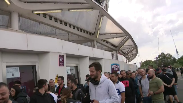 Românii au luat cu asalt casele de bilete înainte de West Ham - FCSB! Cozi uriașe la London Stadium_8